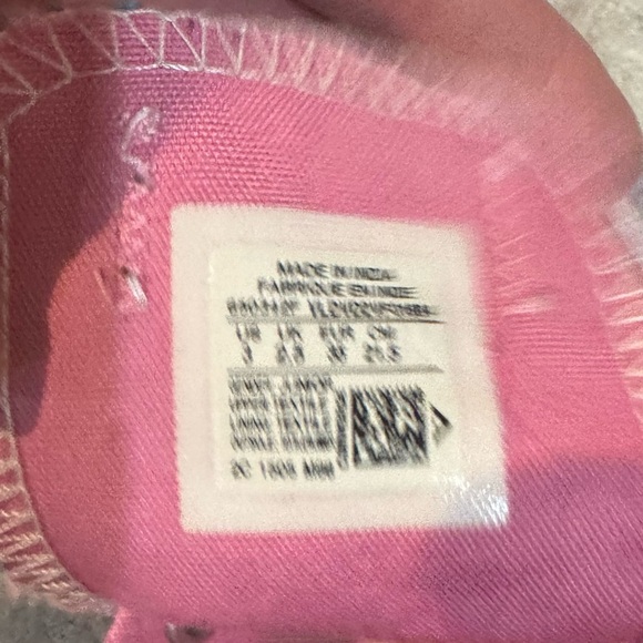 Converse Shoe​ - Picture 9 of 11